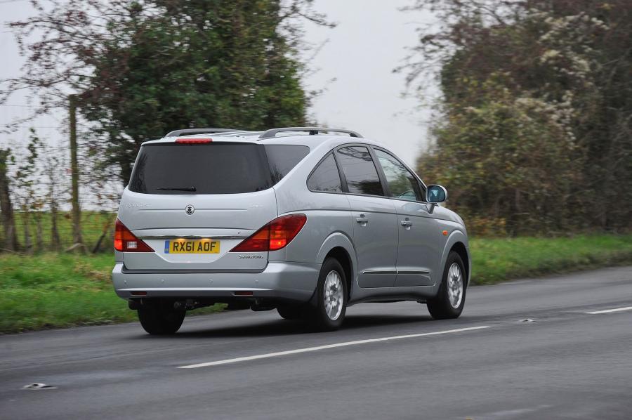  SsangYong Rodius 2012 года  (фото 5 из 6)